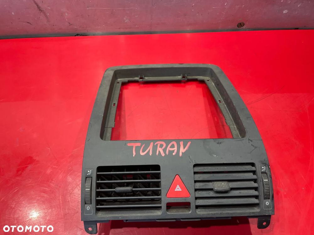 KRATKA NAWIEWU ŚRODEK VW TOURAN 1 - 5