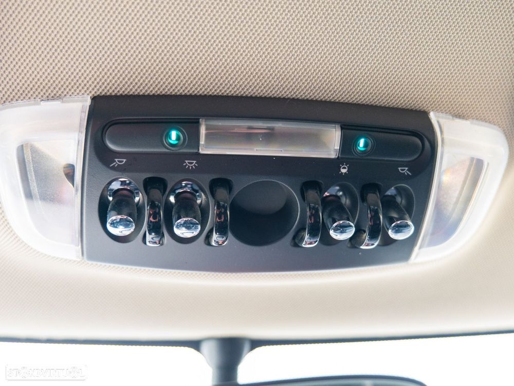 MINI 3 Portas One D - 23