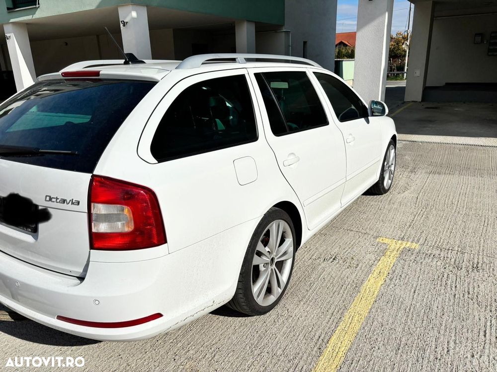 Skoda Octavia Combi 2.0 TDI RS DSG - 5