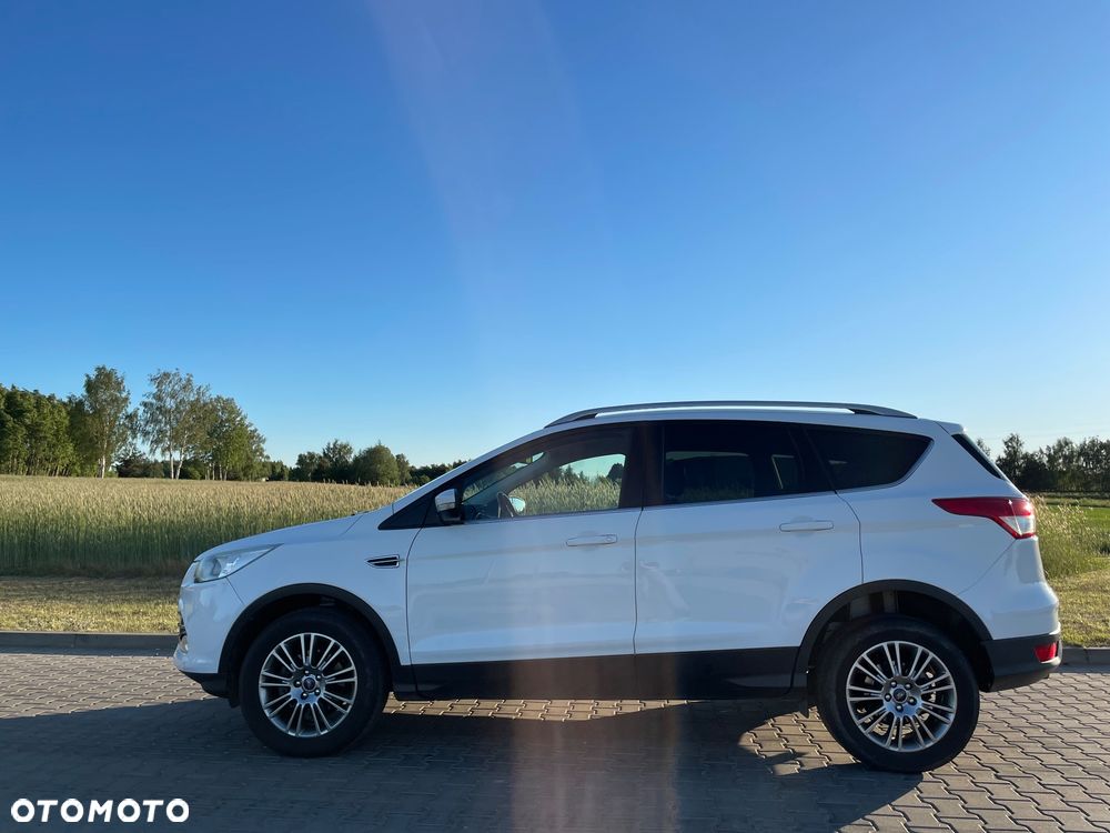 Ford Kuga 1.6 EcoBoost 2x4 Titanium - 9