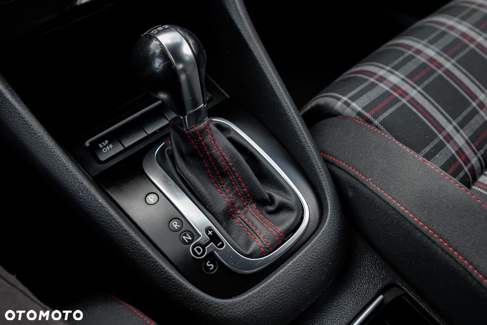 Volkswagen Golf 2.0 GTI DSG - 31