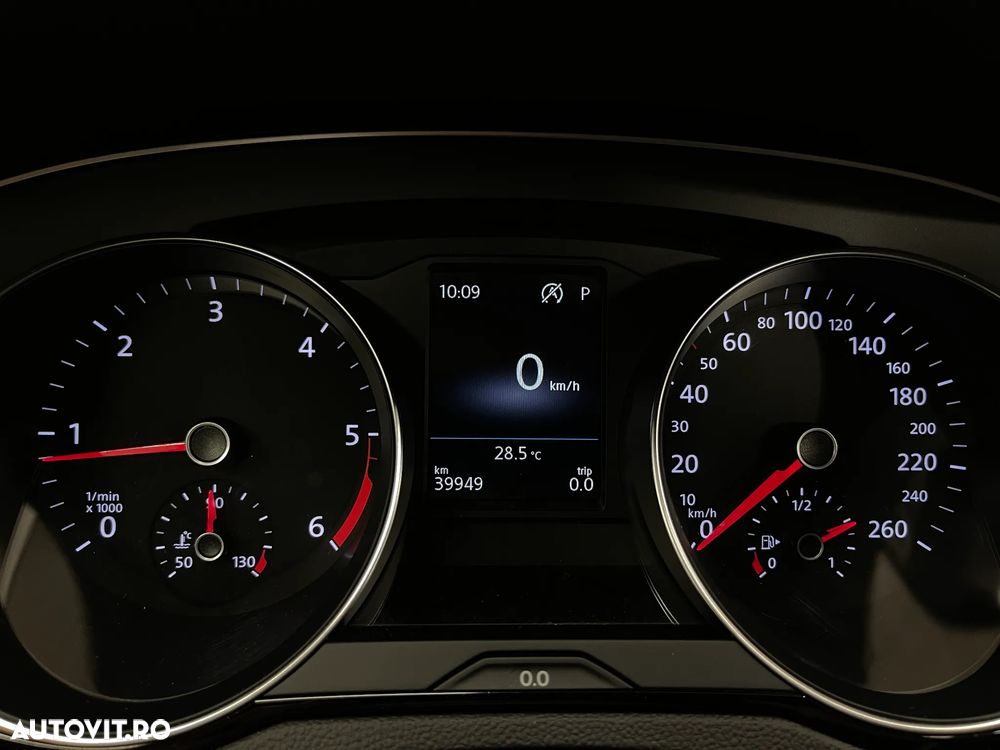 Volkswagen Passat 2.0 TDI DSG Comfortline - 26