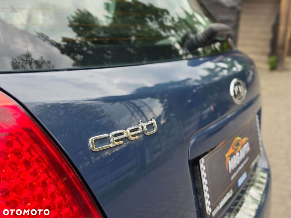 Kia Ceed - 12