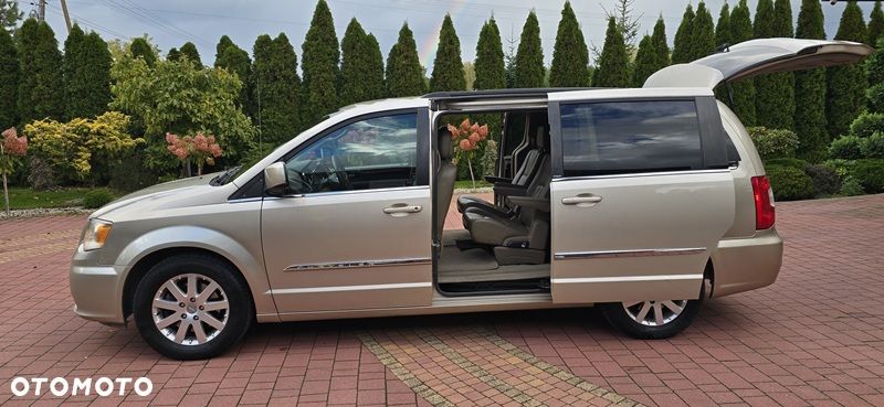 Chrysler Town & Country 3.6 Limited - 21