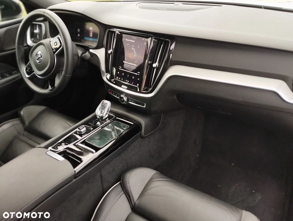 Volvo S60 T8 Recharge AWD Plus Dark - 37
