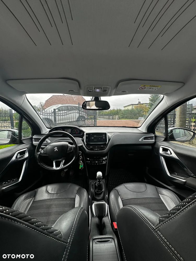 Peugeot 2008 1.6 BlueHDi Allure S&S - 9