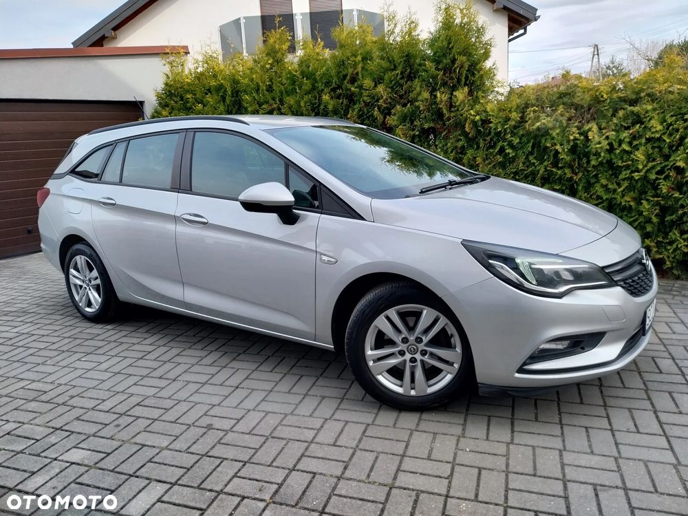 Opel Astra 1.6 CDTI Enjoy - 27