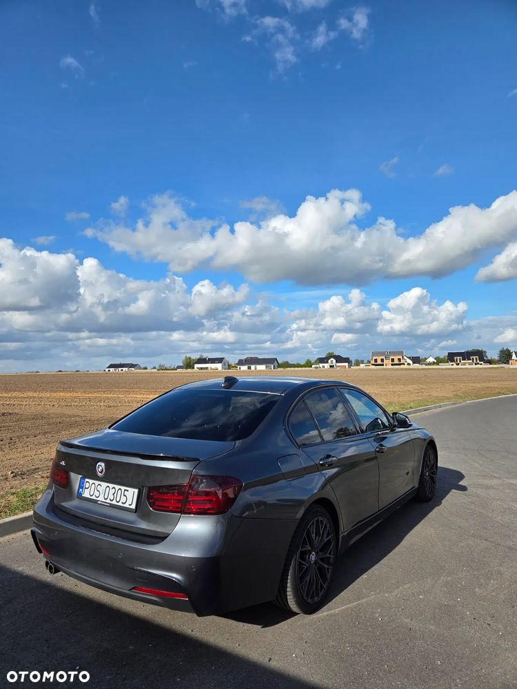 BMW Seria 3 330d Sport Line - 2