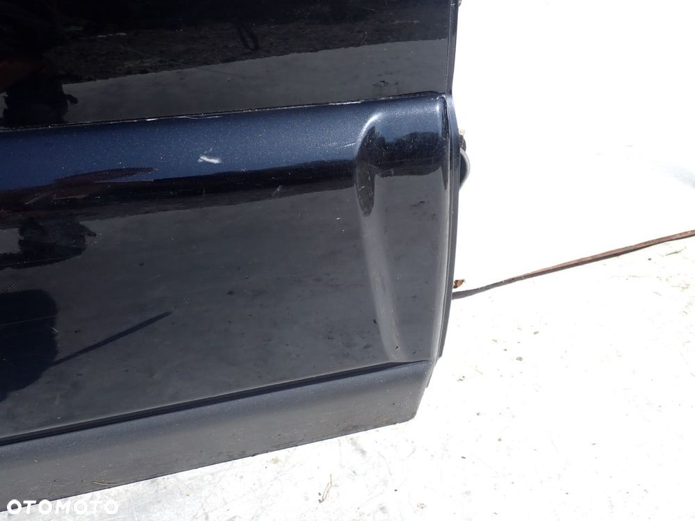 DRZWI PRAWY TYŁ KIA SPORTAGE 2.0 II LIFT KOL: 1K - 8