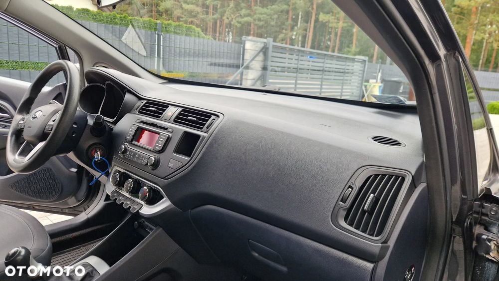 Kia Rio - 19