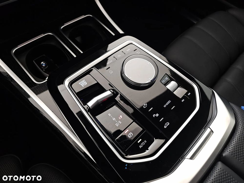 BMW Seria 7 - 23