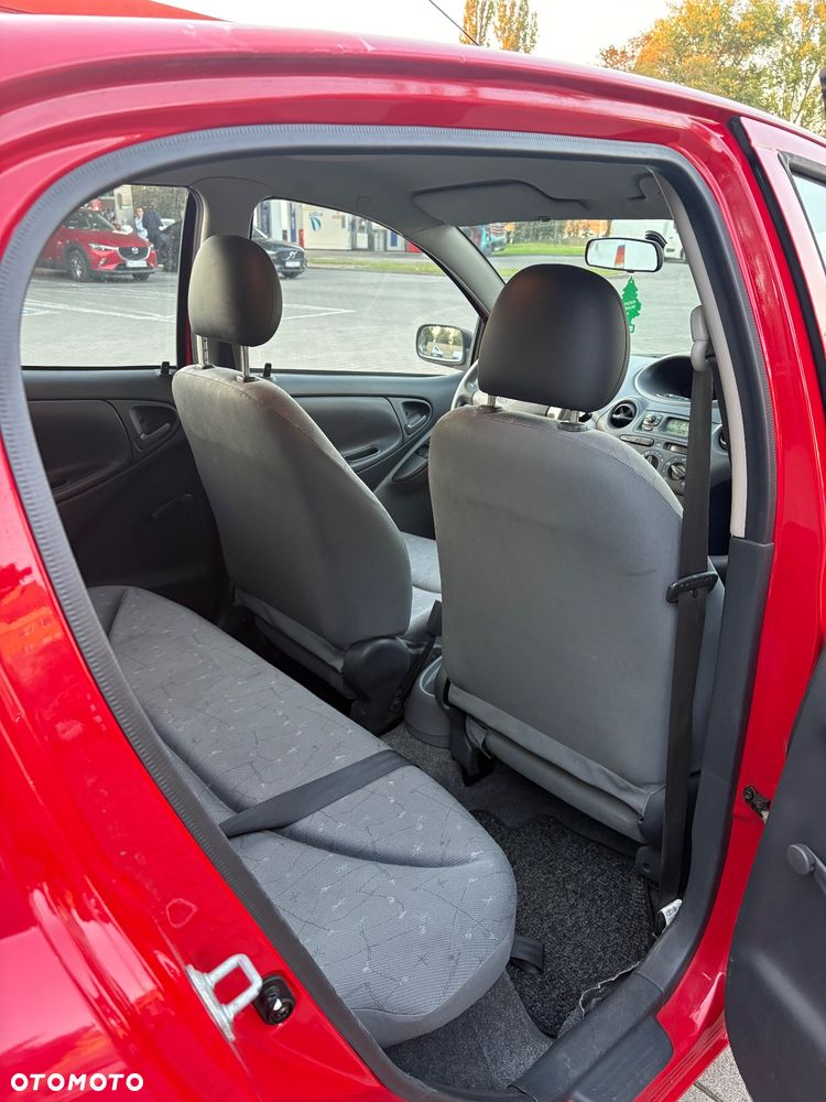Toyota Yaris 1.0 Base - 9
