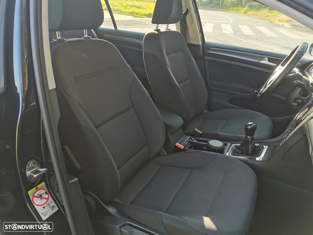 VW Golf Variant 1.6 TDi Confortline - 27