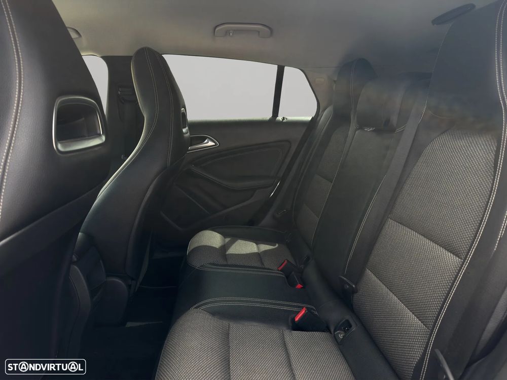 Mercedes-Benz CLA 180 d Shooting Brake Fleet Pack Plus - 13