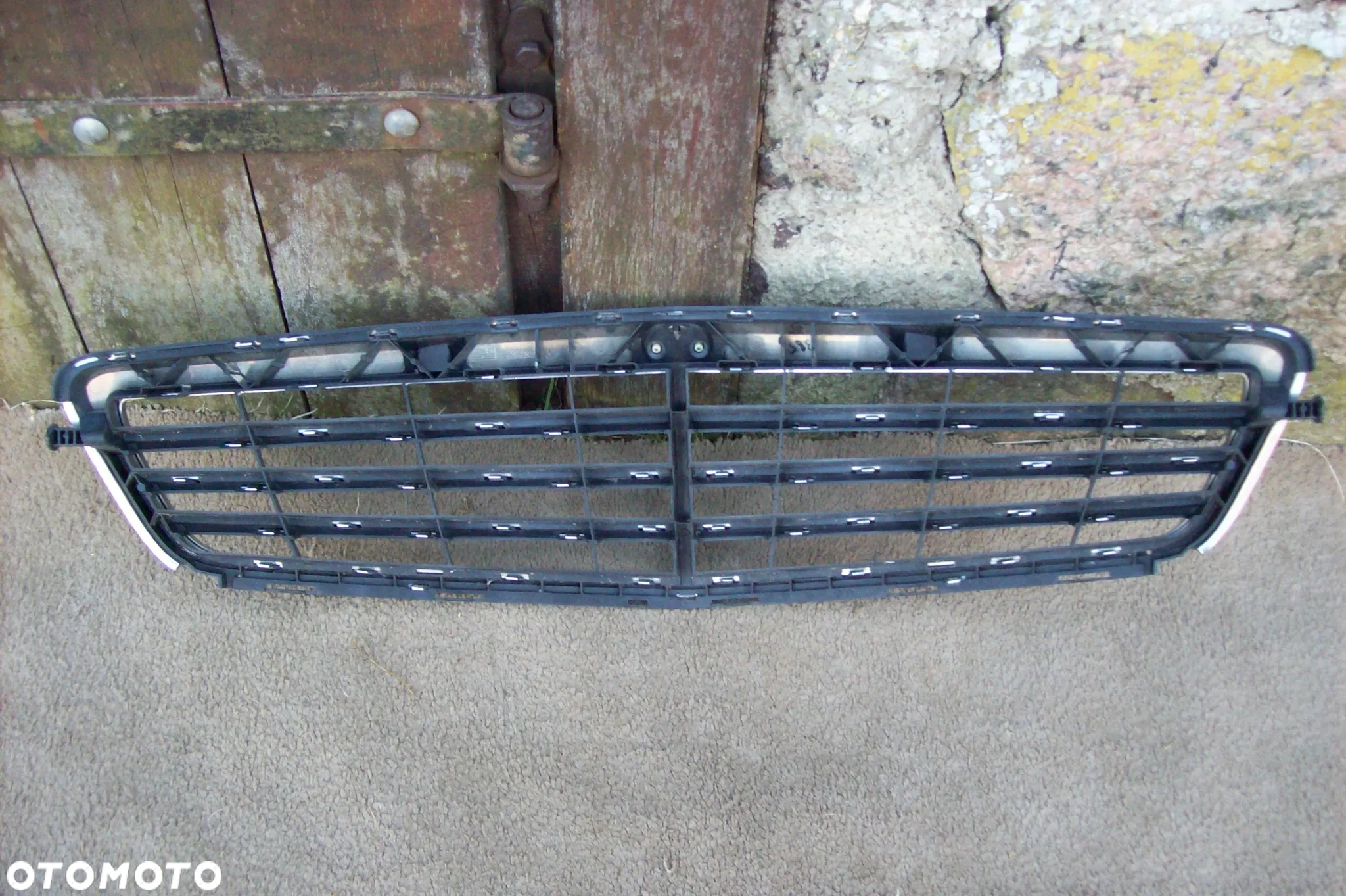 GRILL MERCEDES C-KLASA W 204 ROK 07/11 - 4