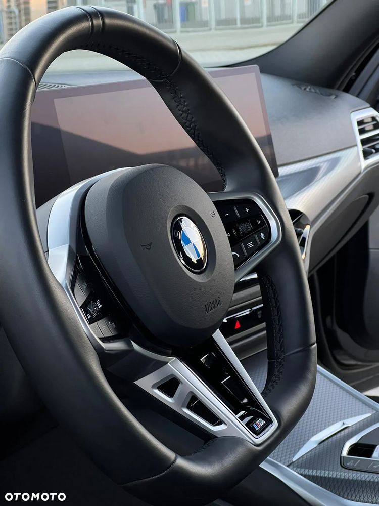 BMW Seria 3 330i xDrive M Sport - 17