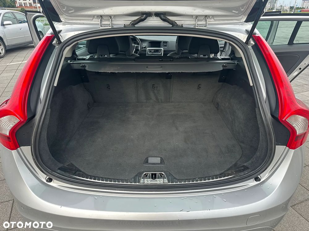 Volvo V60 D4 Drive-E Momentum - 11