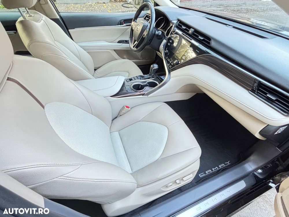 Toyota Camry 2.5 Exclusive - 4