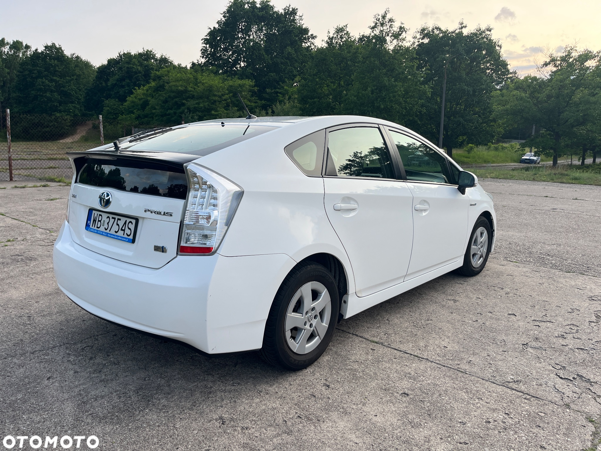 Toyota Prius 1.8 HSD Premium - 4
