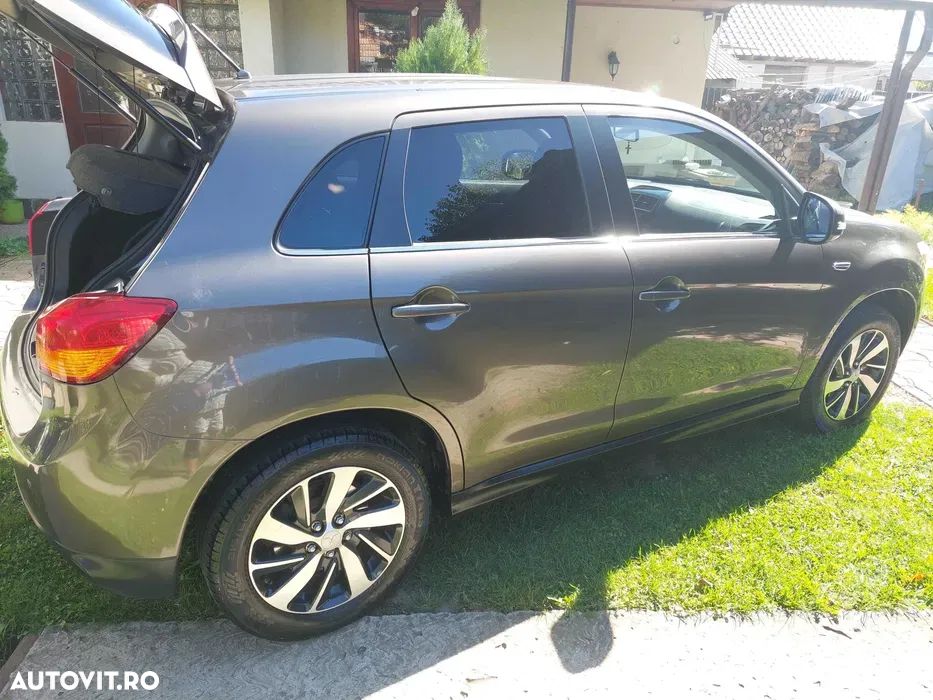 Mitsubishi ASX - 5