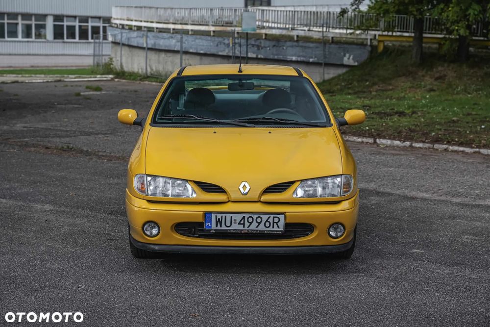 Renault Megane Coach 2.0 - 3
