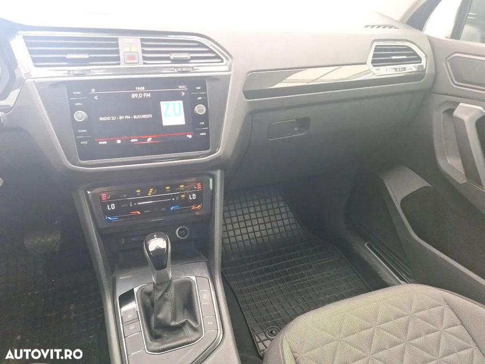 Volkswagen Tiguan - 5