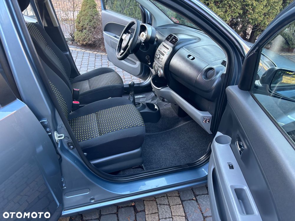 Daihatsu Sirion 1.3 - 8