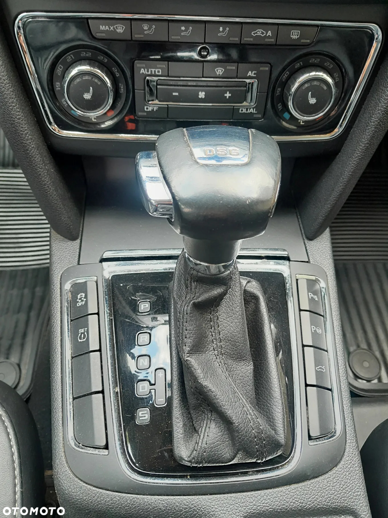 Skoda Superb 2.0 TDI Elegance DSG - 14