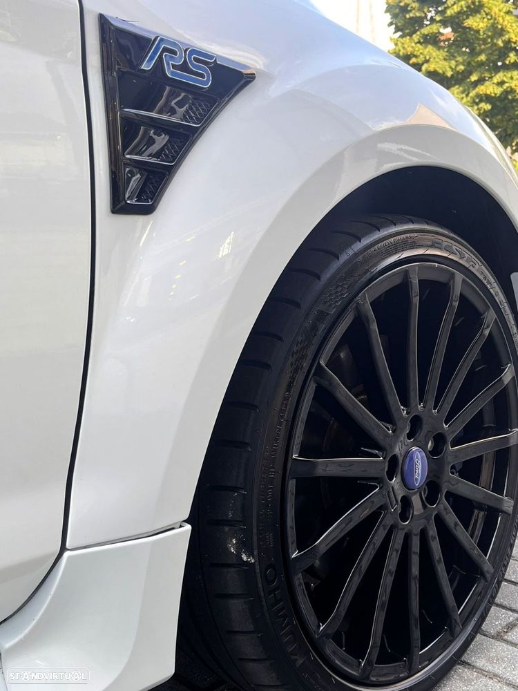 Ford Focus 2.5 T RS - 19