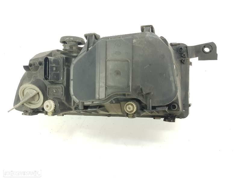 FAROL DIREITO SKODA FABIA I 2002 - 2