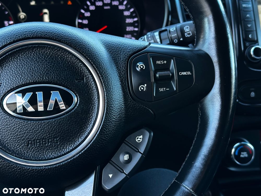 Kia Carens 1.7 CRDi L - 17
