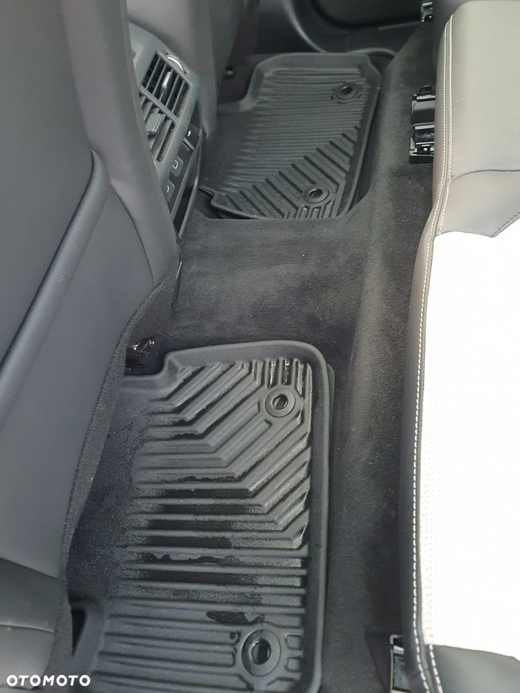 Land Rover Discovery Sport 2.0 P250 mHEV HSE - 36