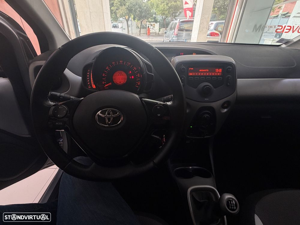 Toyota Aygo 1.0 Plus - 11