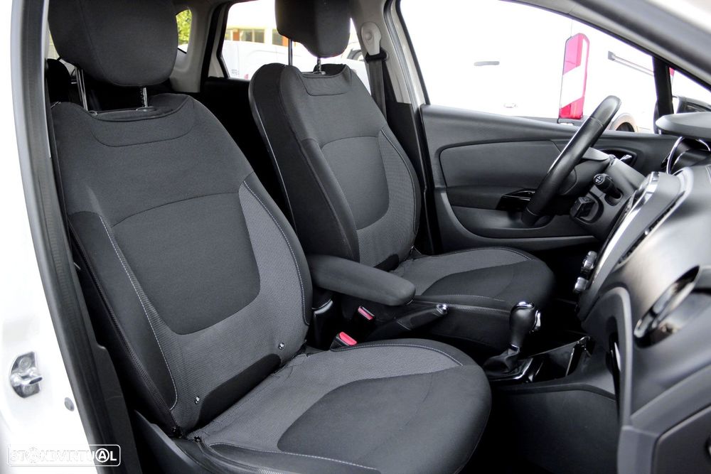 Renault Captur 1.2 TCe Exclusive EDC - 16