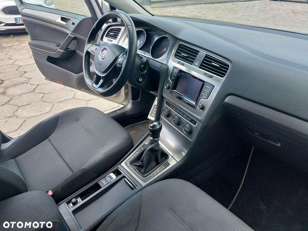 Volkswagen Golf - 16