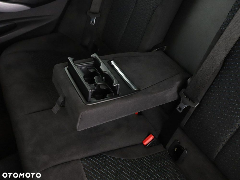 BMW Seria 3 320d xDrive M Sport - 38