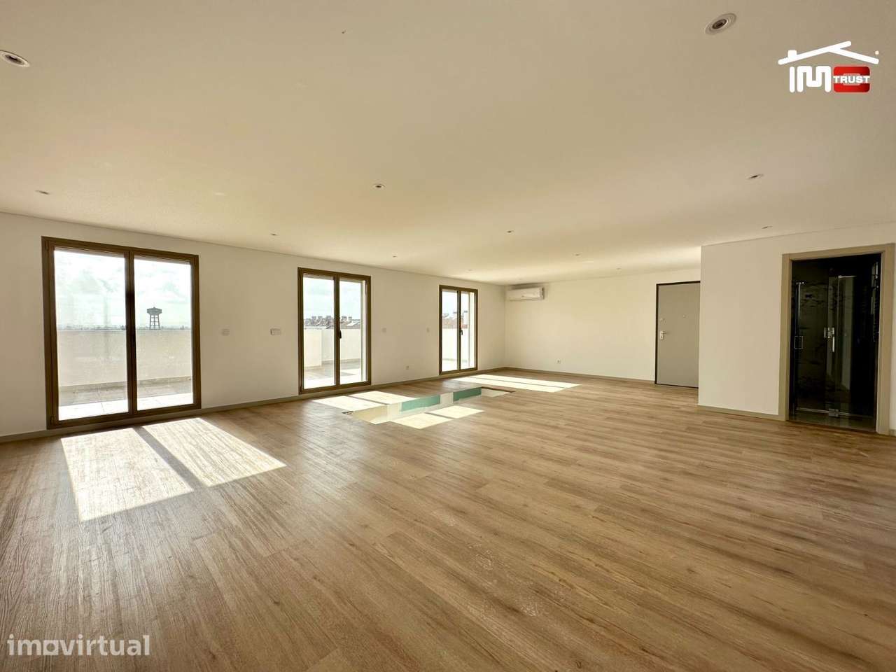 Incrivel Duplex com 292m2 - Grande imagem: 5/35