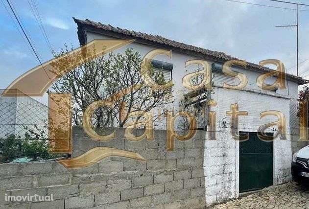 Moradia T2 para remodelar. - Grande imagem: 4/17