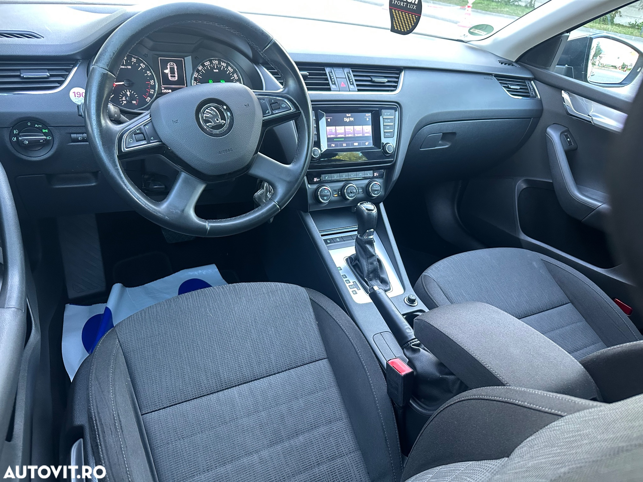 Skoda Octavia 2.0 TDI (Green tec) DSG Ambition - 8