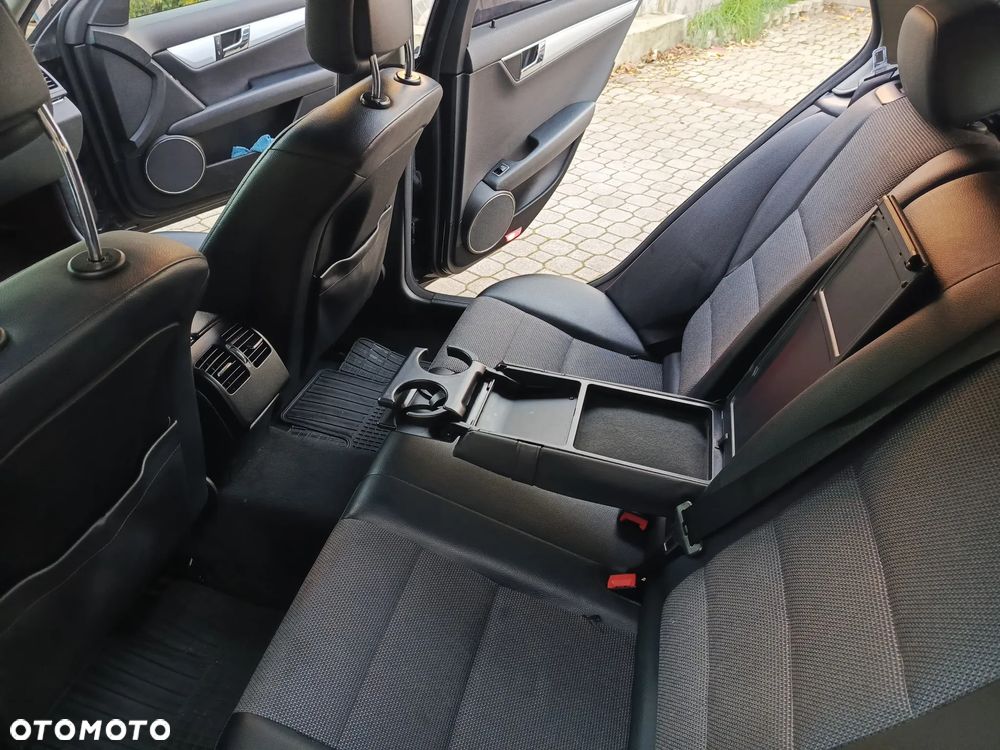 Mercedes-Benz Klasa C 220 CDI BlueEff Avantgarde - 10