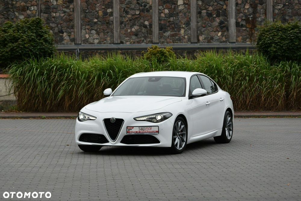 Alfa Romeo Giulia - 19