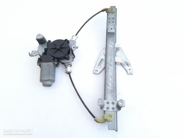 Elevador Tras Esq  Nissan Primera (P12) - 1