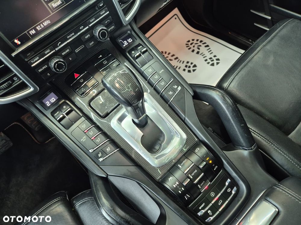 Porsche Cayenne - 25