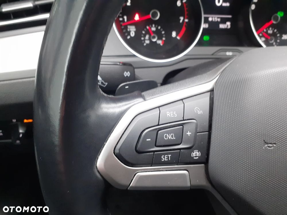 Volkswagen Passat - 14