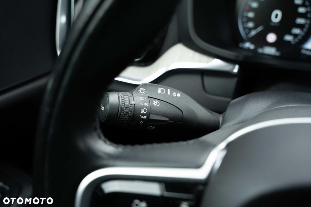 Volvo V60 Cross Country - 34