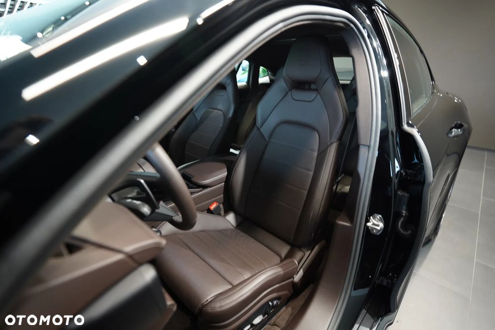 Porsche Panamera 4 E-Hybrid - 7
