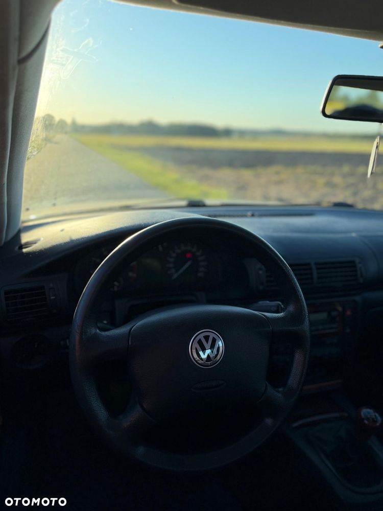 Volkswagen Passat - 13