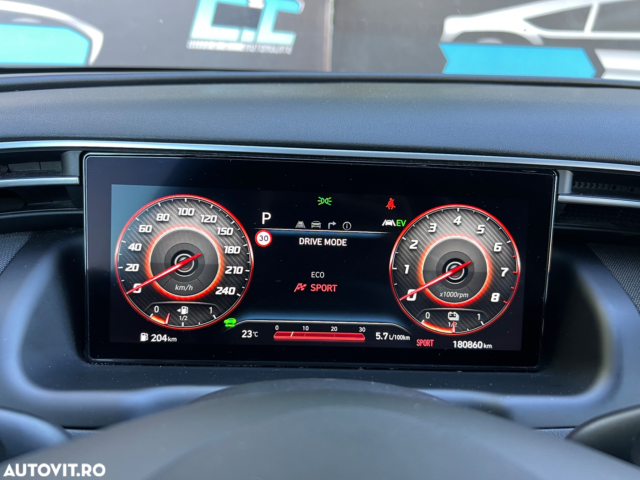 Hyundai Tucson 1.6 T-GDi HEV 2WD Advantage - 24