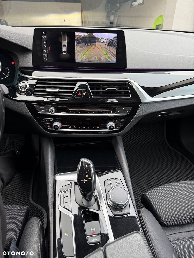 BMW Seria 5 520d xDrive Sport Line - 18