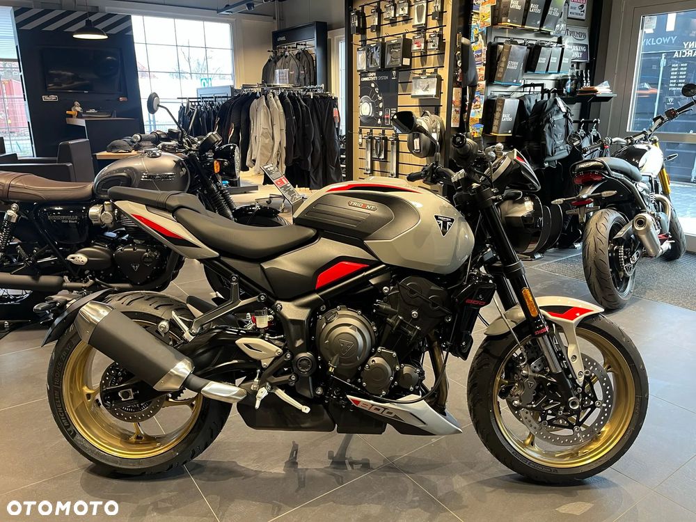 Triumph Trident - 28